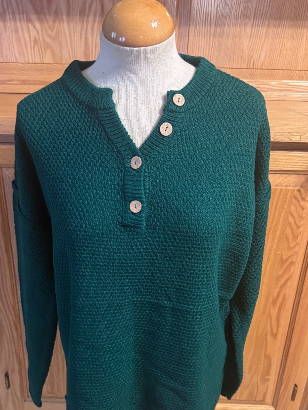 Women's LG/ XL Zenana Green Henley Sweater With Wood Button Accent V Neck Warm